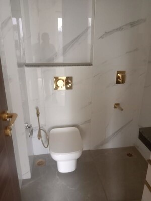 Bathroom in 3 BHK Builder Floor at Smart World Orchard, Sector 61 – for Rent