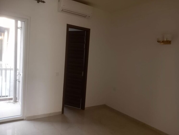 Room, smart-world-orchard 3 Bedroom 1700 Sq.Ft. Builder Floor In Sector 61 Gurgaon 9864152