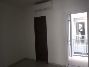 Room in 3 BHK Builder Floor at Smart World Orchard, Sector 61 – for Rent