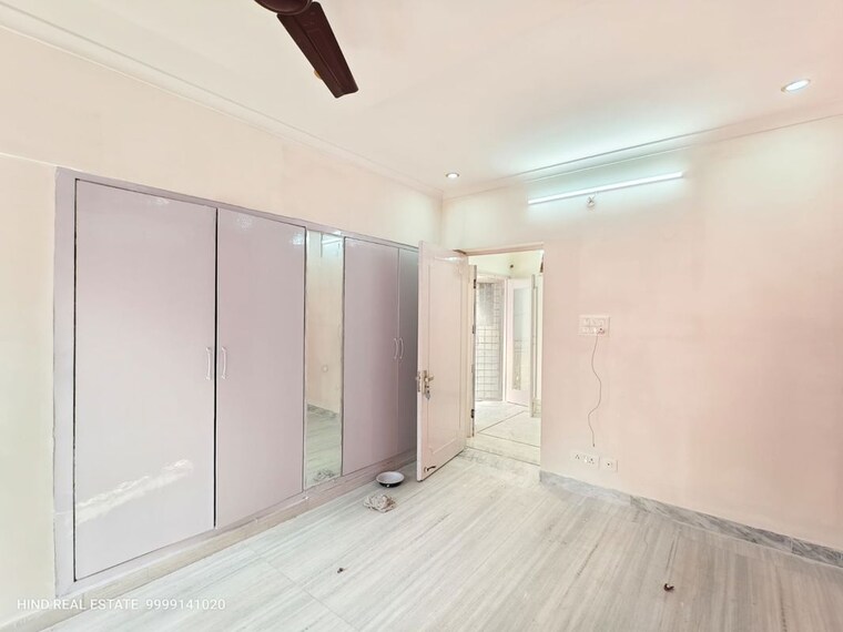 Room, vasant kunj 3 Bedroom 2000 Sq.Ft. Apartment In Vasant Kunj Delhi 9864158