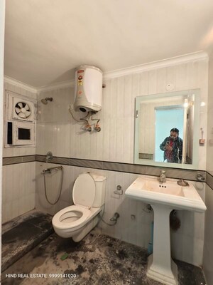 Attached Bathroom in 3 BHK Apartment at Vasant Kunj – for Rent