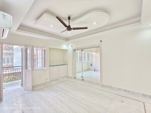 Room in 3 BHK Apartment at Vasant Kunj – for Rent