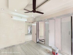 Room in 3 BHK Apartment at Vasant Kunj – for Rent