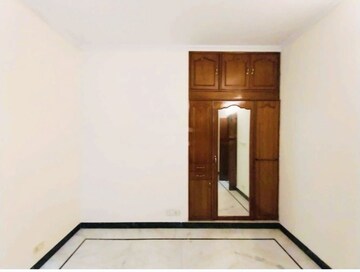 Room in 2 BHK Apartment at Vasant Kunj – for Rent