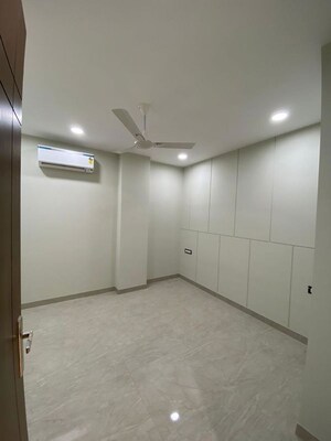 Room in 3 BHK Builder Floor at Anant Raj Ashok Estate, Sector 63a – for Sale