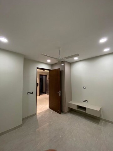 Room in 3 BHK Builder Floor at Anant Raj Ashok Estate, Sector 63a – for Sale