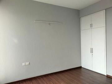 Room in 2 BHK Apartment at Supertech Hues, Sector 68 – for Rent