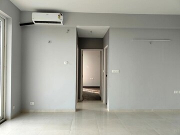 Room in 2 BHK Apartment at Supertech Hues, Sector 68 – for Rent