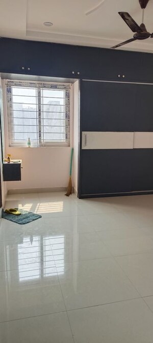 Furnished Amenities in 2 BHK Apartment at SR Pride Madhapur, Madhapur – for Rent