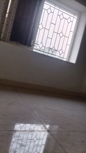 Room in 6+ BHK Penthouse at Chinar Park – for Rent