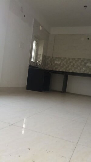 Room in 6+ BHK Penthouse at Chinar Park – for Rent