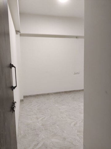 Room in 1 BHK Apartment at Azmi Deja View, Mazgaon – for Sale