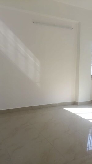 Room in 6+ BHK Penthouse at Kolkatta Gpo – for Rent