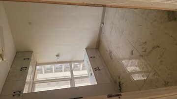 Room in 5 BHK Apartment at Sector 52 – for Rent