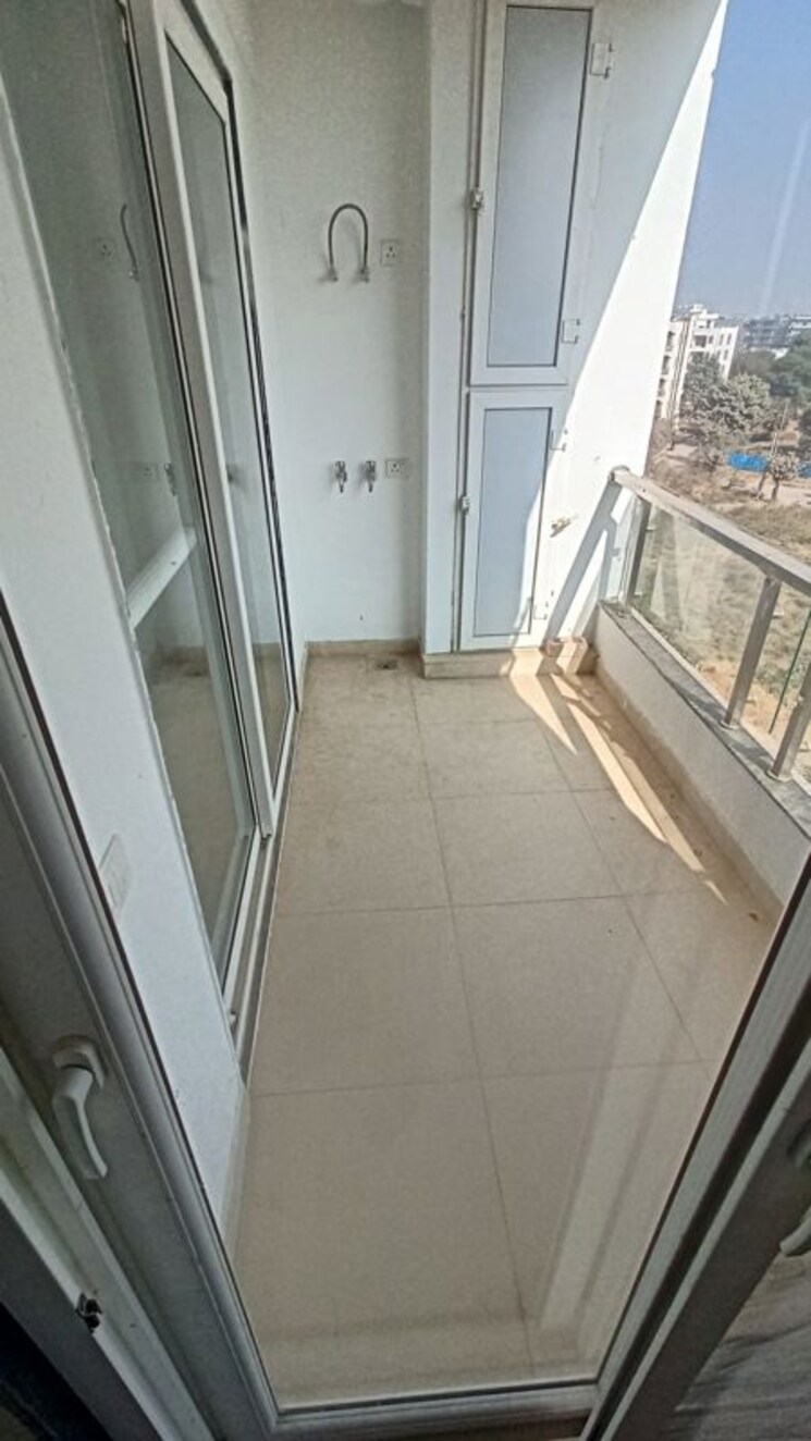 Balcony, sector 52 5 Bedroom 3095 Sq.Ft. Apartment In Sector 52 Gurgaon 9864249