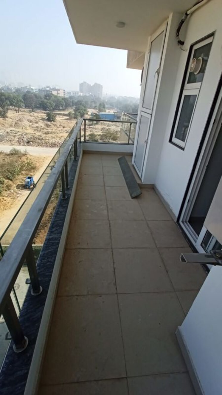 Balcony, sector 52 5 Bedroom 3095 Sq.Ft. Apartment In Sector 52 Gurgaon 9864249