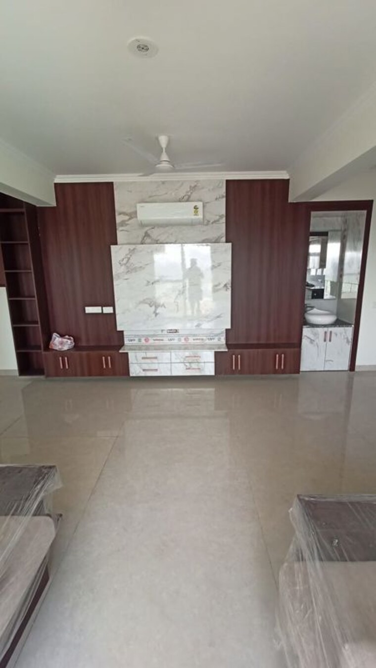 Room, sector 52 5 Bedroom 3095 Sq.Ft. Apartment In Sector 52 Gurgaon 9864249