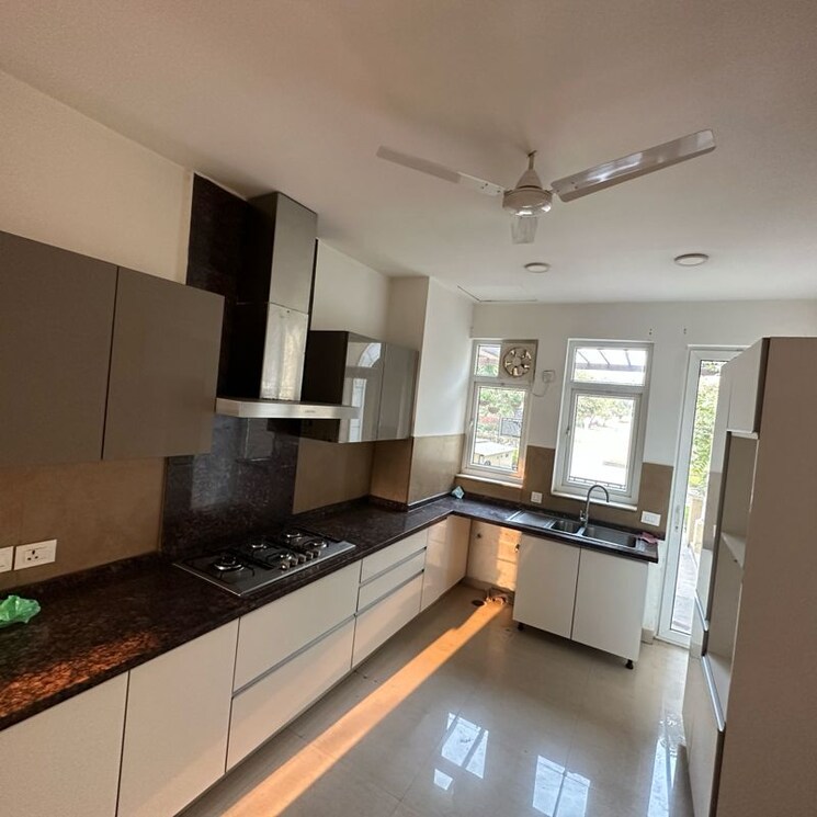Kitchen, emaar-marbella 4 Bedroom 5605 Sq.Ft. Villa In Sector 66 Gurgaon 9864256