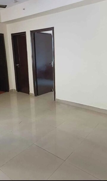 Room in 1 BHK Apartment at Gomti Nagar – for Rent