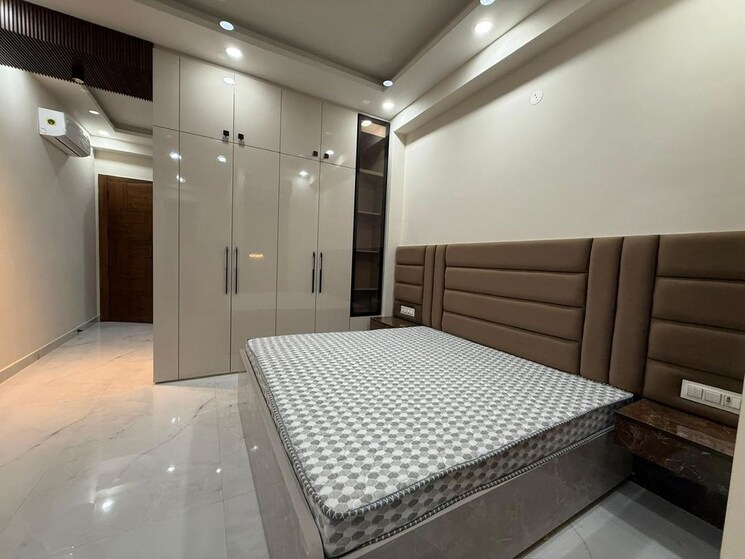 Bedroom, sector 52 1 Bedroom 1250 Sq.Ft. Builder Floor In Sector 52 Gurgaon 9864276