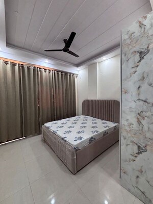 Bedroom in 1 BHK Builder Floor at Dlf City Phase 3 – for Rent