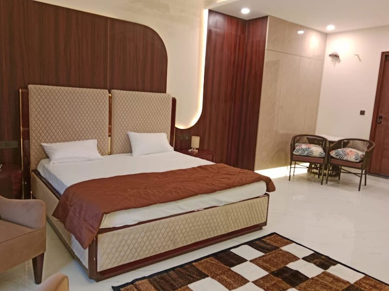 Bedroom, dlf-pink-town-house 1 RK 750 Sq.Ft. Builder Floor In Dlf City Phase 3 Gurgaon 9864288