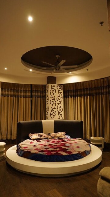 Bedroom in 5 BHK Penthouse at Mahagun Mezzaria, Sector 78 – for Rent