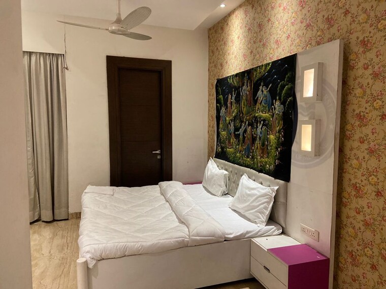 Bedroom, mahagun-mezzaria 5 Bedroom 4800 Sq.Ft. Penthouse In Sector 78 Noida 9864294