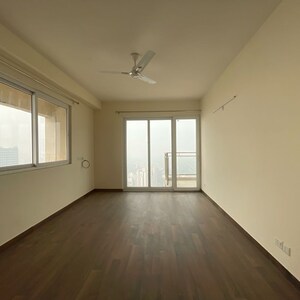 Room in 4 BHK Apartment at Conscient Heritage Max, Sector 102 – for Rent