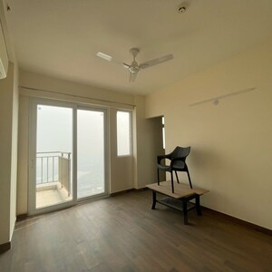 Room in 4 BHK Apartment at Conscient Heritage Max, Sector 102 – for Rent