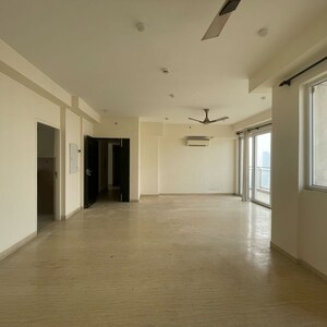 Room in 4 BHK Apartment at Conscient Heritage Max, Sector 102 – for Rent