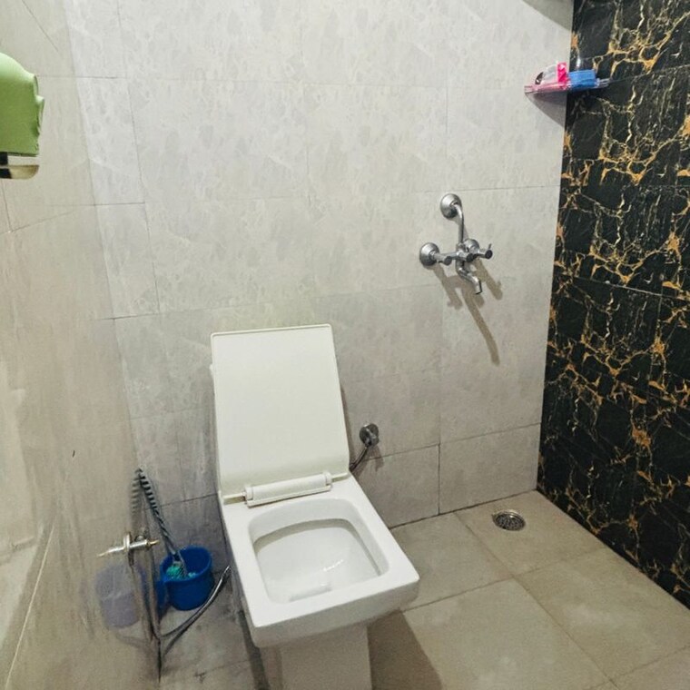 Bathroom, kharar mohali road 1 Bedroom 440 Sq.Ft. Apartment In Kharar Mohali Road Kharar 9864306