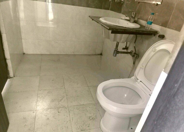 Bathroom, apex-athena 3 Bedroom 2099 Sq.Ft. Apartment In Sector 75 Noida 9864312