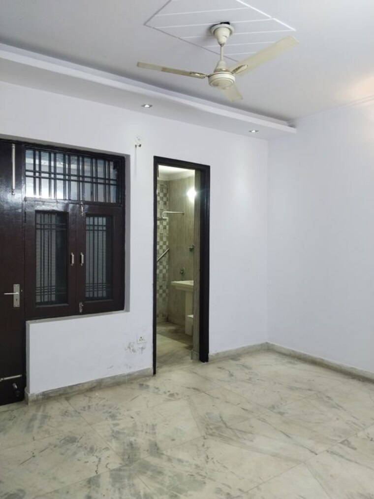 Room, sector 37 3 Bedroom 1250 Sq.Ft. Builder Floor In Sector 37 Faridabad 9864315