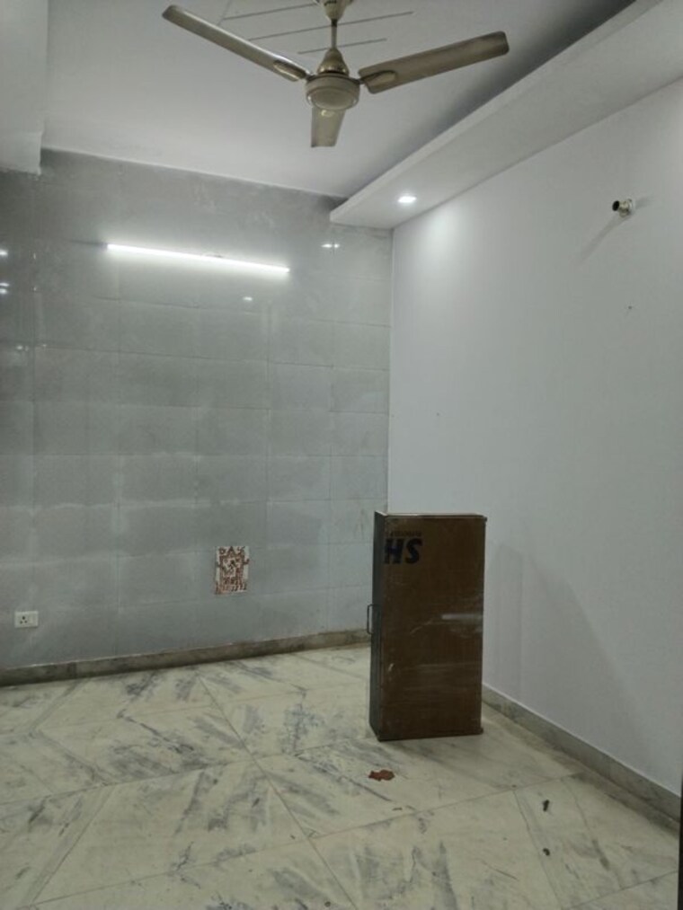 Room, sector 37 3 Bedroom 1250 Sq.Ft. Builder Floor In Sector 37 Faridabad 9864315