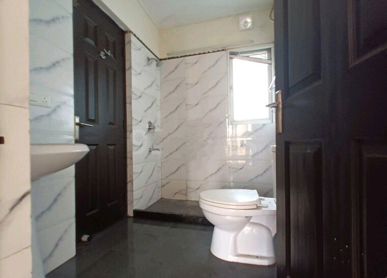 Bathroom, dasnac-the-jewel 3 Bedroom 1525 Sq.Ft. Apartment In Sector 75 Noida 9864319