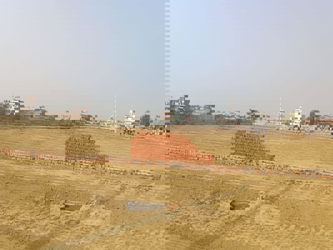 Plot For Sale in Royal City Phase 2