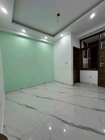 Room in 1 BHK Builder Floor at Chattarpur – for Rent
