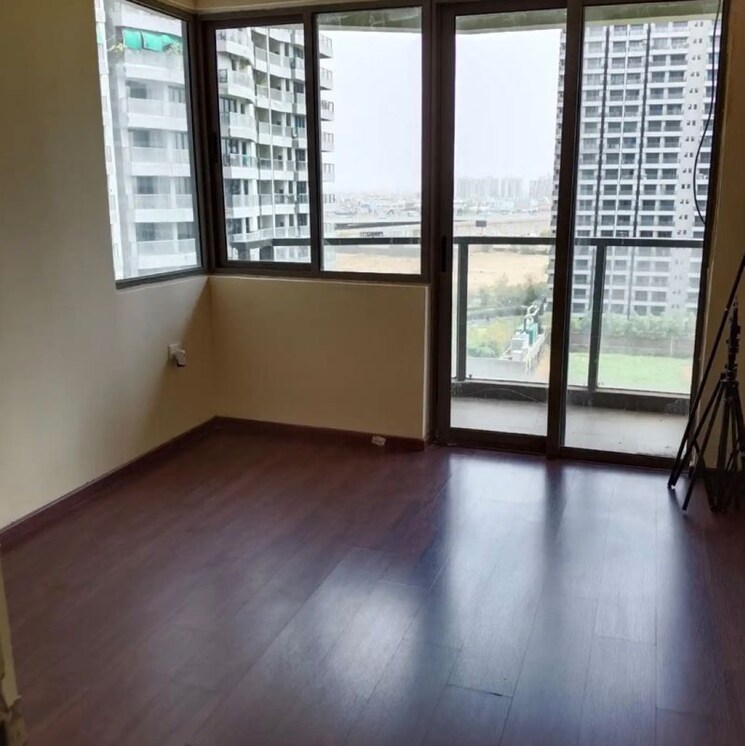 Room, paras-dews 4 Bedroom 2275 Sq.Ft. Apartment In Panwala Khusropur Gurgaon 9864348