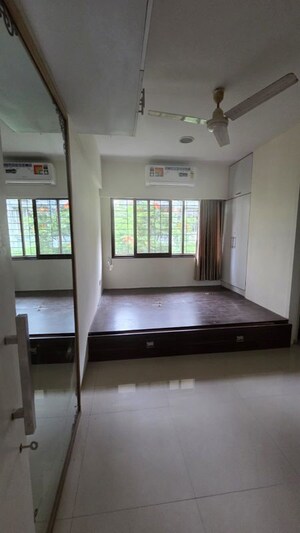 Bedroom in 3 BHK Apartment at Juhu – for Rent