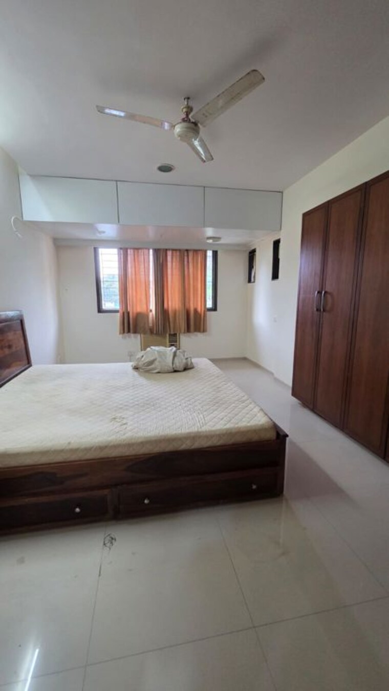 Bedroom, juhu 3 Bedroom 1400 Sq.Ft. Apartment In Juhu Mumbai 9864350