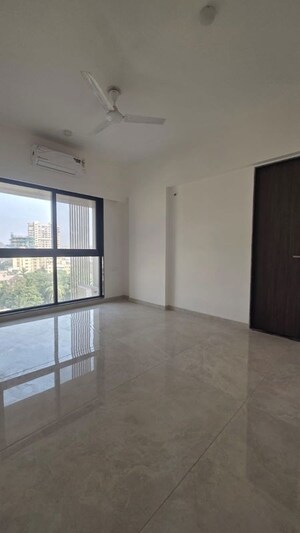 Room in 2 BHK Apartment at Andheri West – for Rent