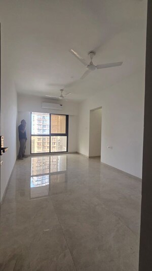 Room in 2 BHK Apartment at Andheri West – for Rent