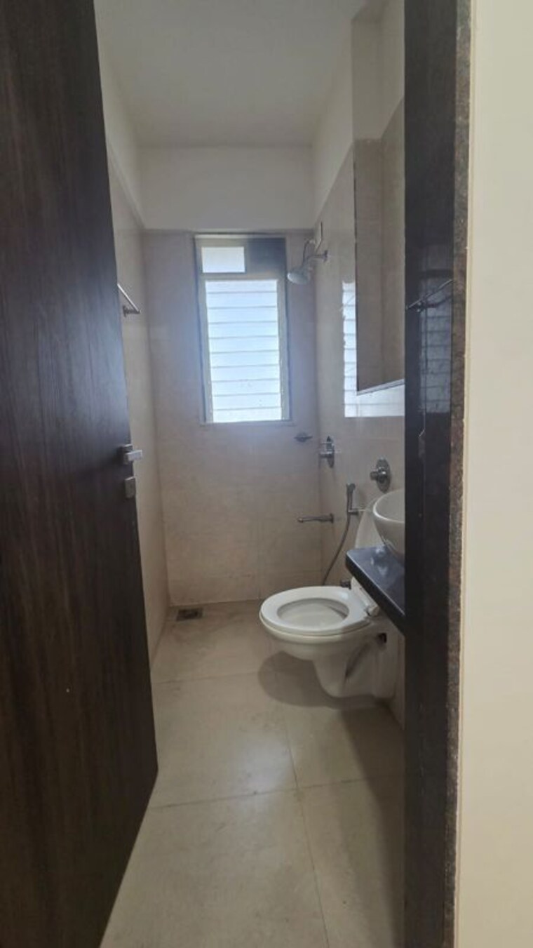 Bathroom, andheri west 2 Bedroom 700 Sq.Ft. Apartment In Andheri West Mumbai 9864359