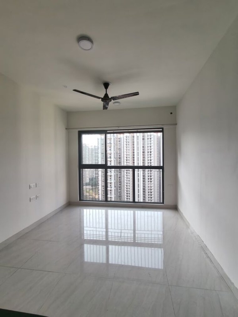 Room, lodha-crown-quality-homes 1 Bedroom 317 Sq.Ft. Apartment In Majiwada Thane 9864379