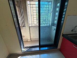 Room in 2.5 BHK Apartment at Runwal Pearl, Manpada – for Rent