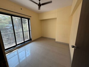 Room in 2.5 BHK Apartment at Runwal Pearl, Manpada – for Rent