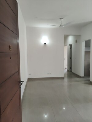 Room in 2 BHK Apartment at Emaar Emerald Estate, Sector 65 – for Rent