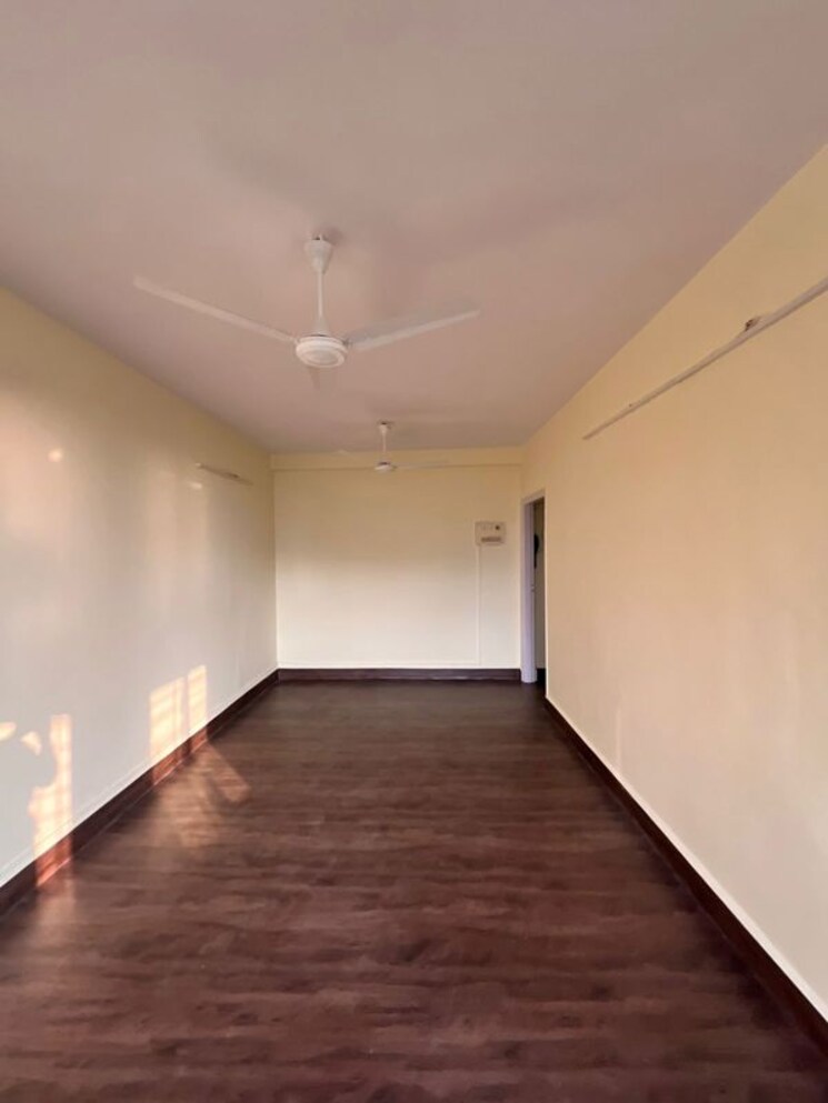 Room, andheri west 1 Bedroom 600 Sq.Ft. Apartment In Andheri West Mumbai 9864408