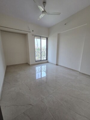 Room in 2 BHK Apartment at Cosmos Habitat, Majiwada – for Rent
